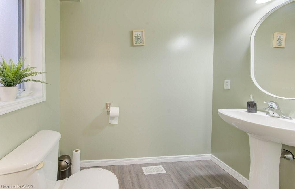 199 Cranbrook Street, Kitchener, ON - Indoor Photo Showing Bathroom
