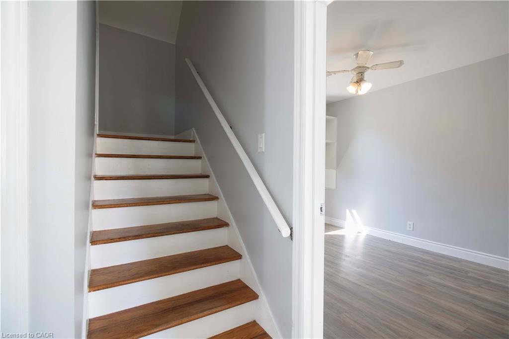 22 Nancy Street, Hamilton, ON - Indoor Photo Showing Other Room