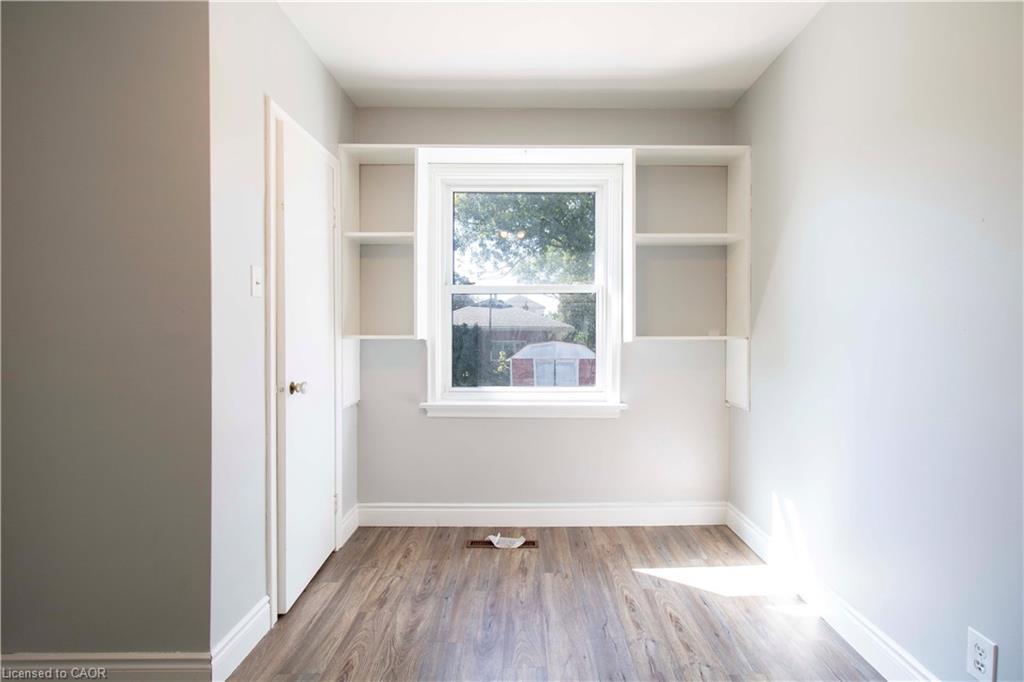 22 Nancy Street, Hamilton, ON - Indoor Photo Showing Other Room