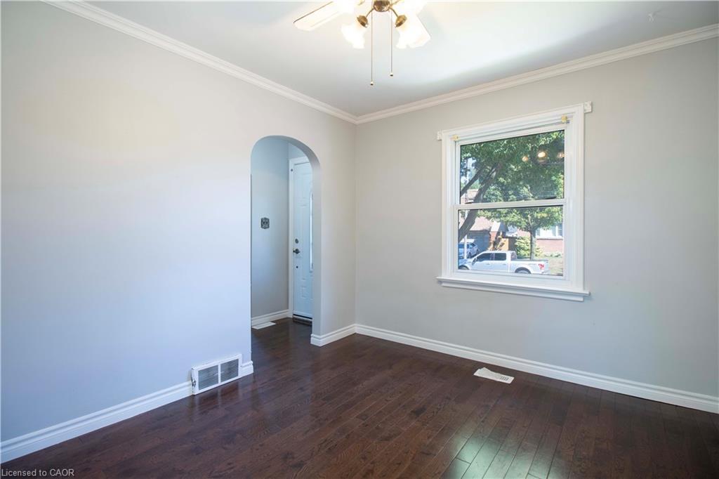 22 Nancy Street, Hamilton, ON - Indoor Photo Showing Other Room