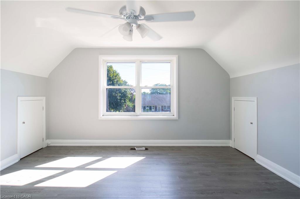 22 Nancy Street, Hamilton, ON - Indoor Photo Showing Other Room