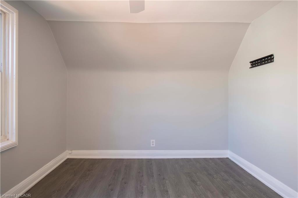 22 Nancy Street, Hamilton, ON - Indoor Photo Showing Other Room