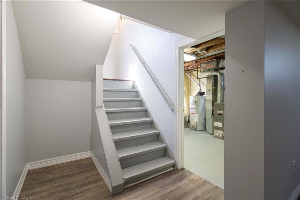 22 Nancy Street, Hamilton, ON - Indoor Photo Showing Other Room