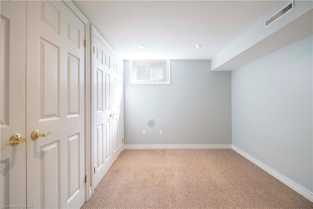 22 Nancy Street, Hamilton, ON - Indoor Photo Showing Other Room