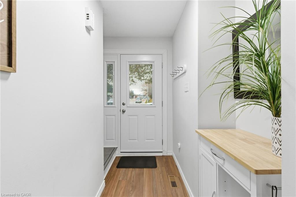 38 Golden Orchard Drive, Hamilton, ON - Indoor Photo Showing Other Room