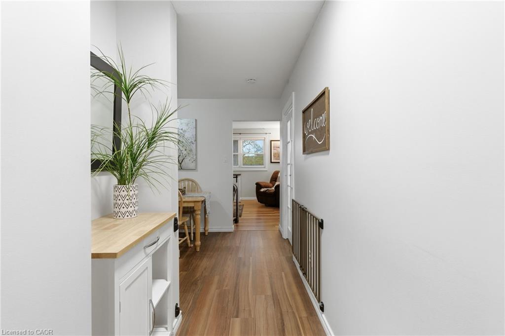 38 Golden Orchard Drive, Hamilton, ON - Indoor Photo Showing Other Room