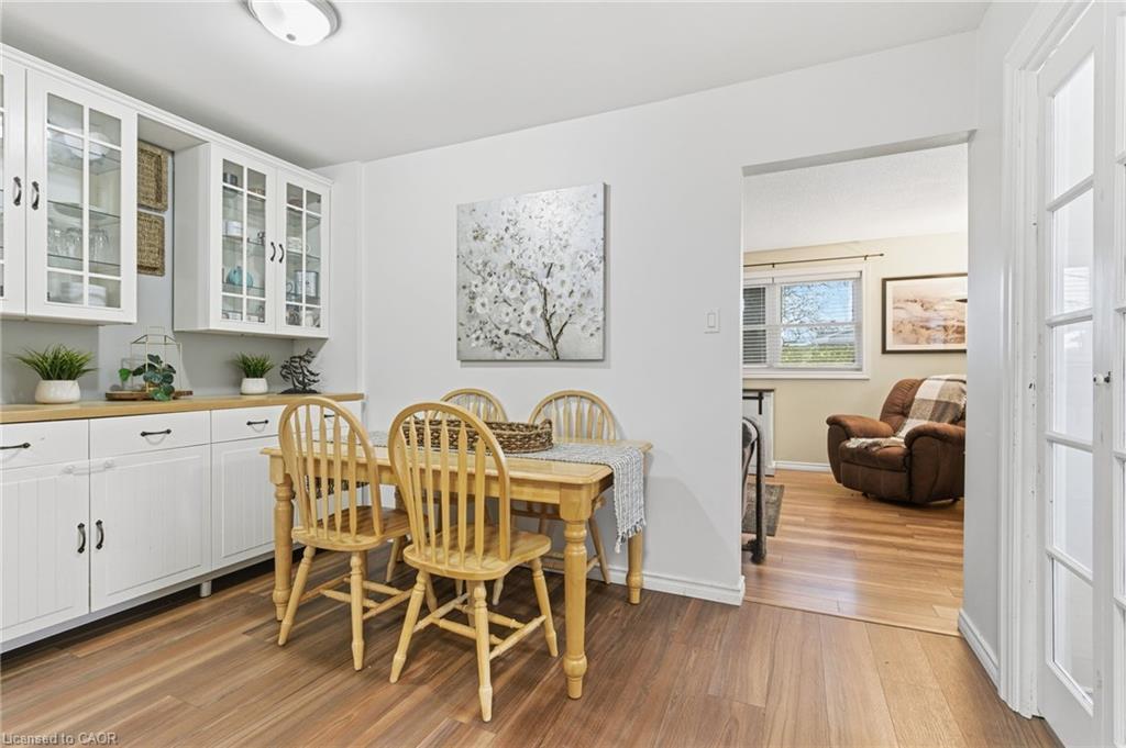 38 Golden Orchard Drive, Hamilton, ON - Indoor Photo Showing Dining Room
