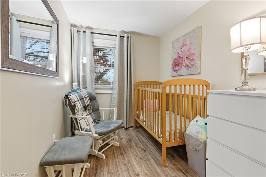 38 Golden Orchard Drive, Hamilton, ON - Indoor Photo Showing Bedroom