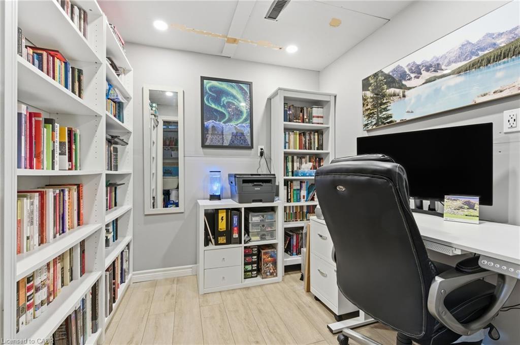 38 Golden Orchard Drive, Hamilton, ON - Indoor Photo Showing Office