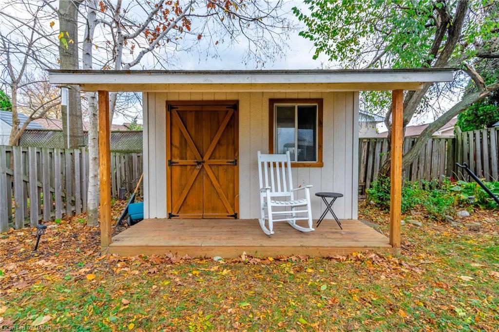 38 Golden Orchard Drive, Hamilton, ON - Outdoor