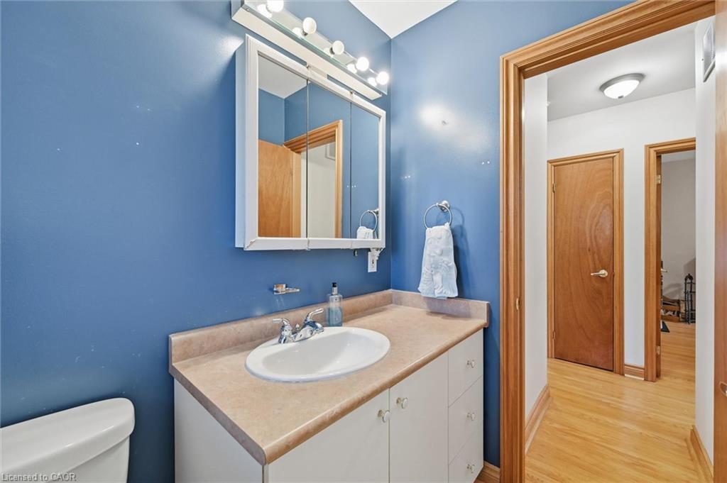 237 Mohawk Road, Oakville, ON - Indoor Photo Showing Bathroom