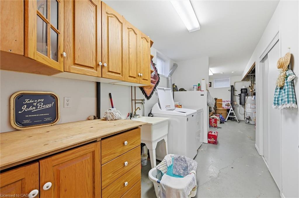 237 Mohawk Road, Oakville, ON - Indoor Photo Showing Laundry Room