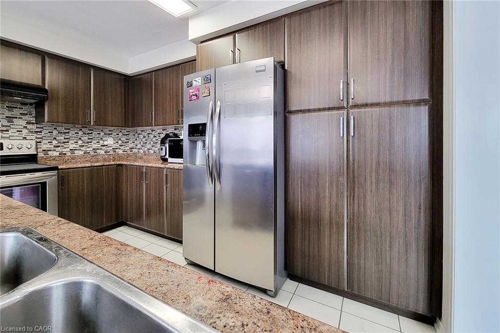 36 Cheevers Road, Brantford, ON - Indoor Photo Showing Kitchen With Stainless Steel Kitchen