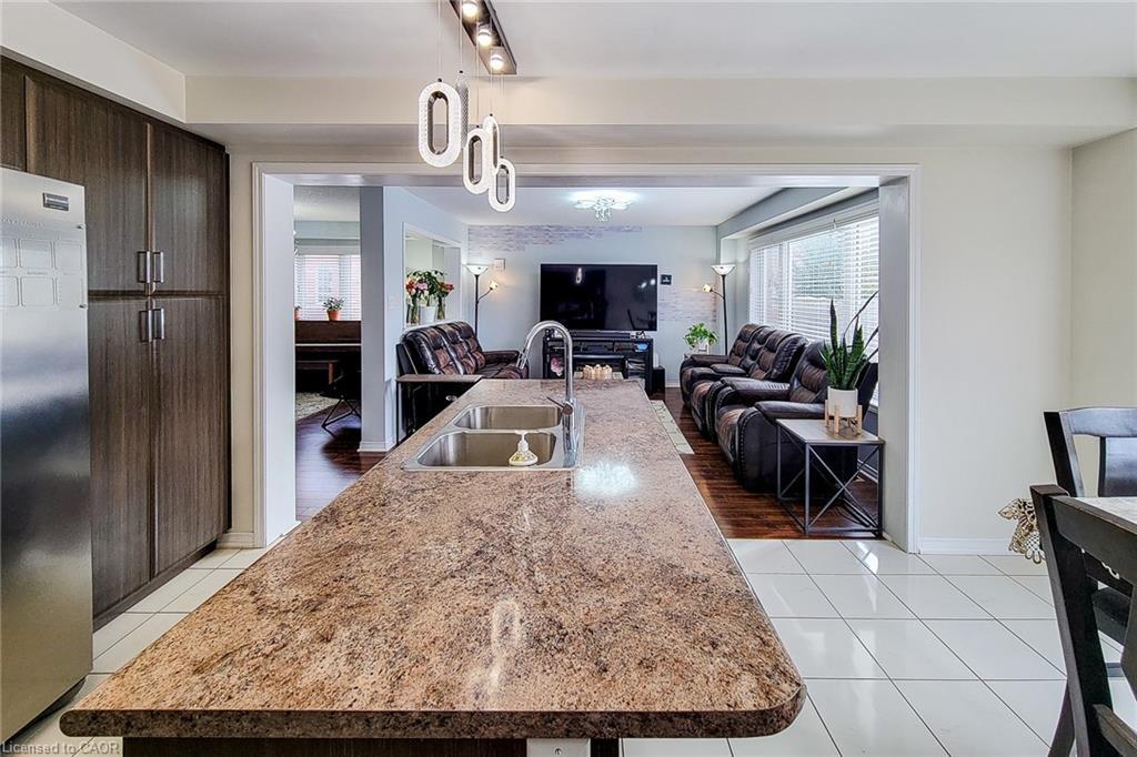 36 Cheevers Road, Brantford, ON - Indoor Photo Showing Kitchen With Double Sink
