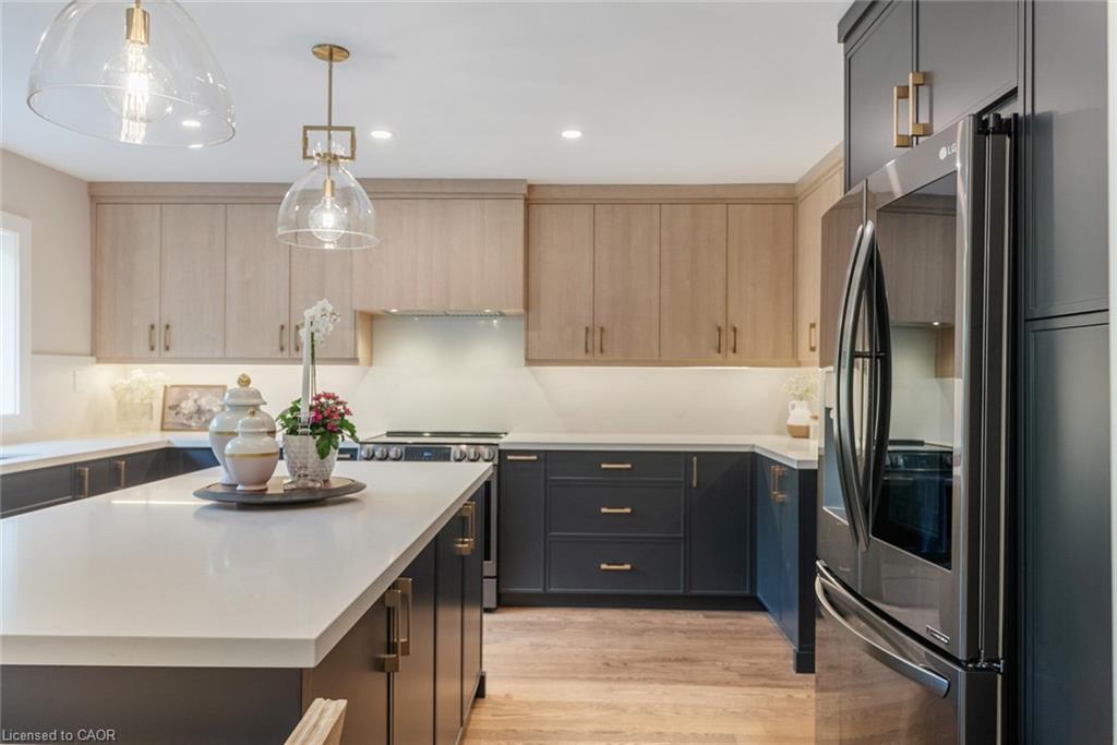 2038 15 Side Road, Milton, ON - Indoor Photo Showing Kitchen With Upgraded Kitchen