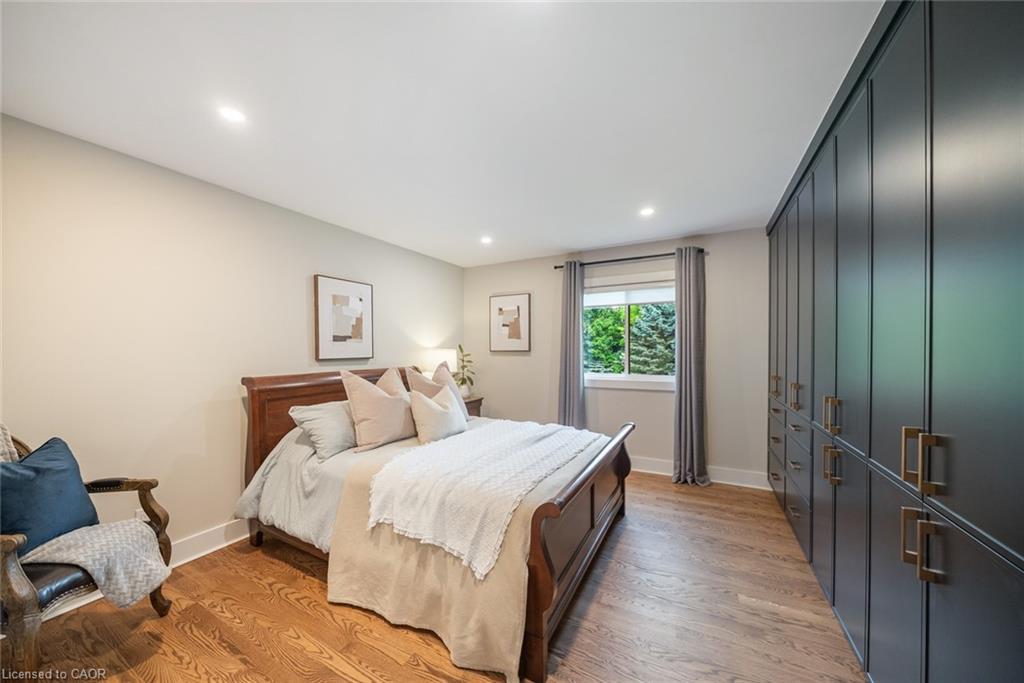 2038 15 Side Road, Milton, ON - Indoor Photo Showing Bedroom