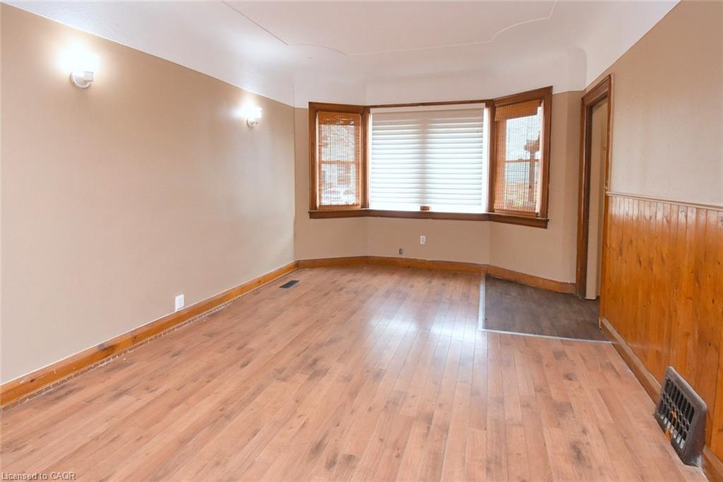92 Gertrude Street, Hamilton, ON - Indoor Photo Showing Other Room