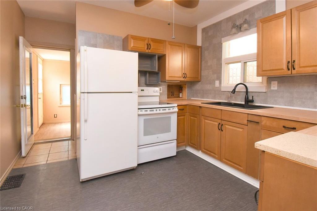92 Gertrude Street, Hamilton, ON - Indoor Photo Showing Kitchen