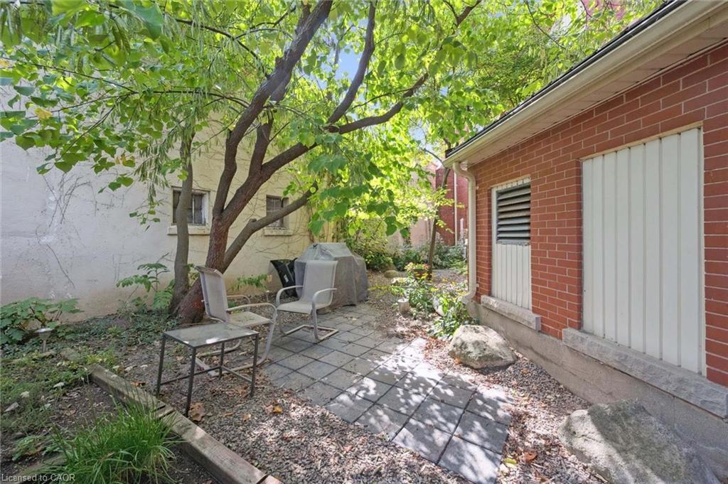 204-200 Woolwich Street, Guelph, ON - Outdoor