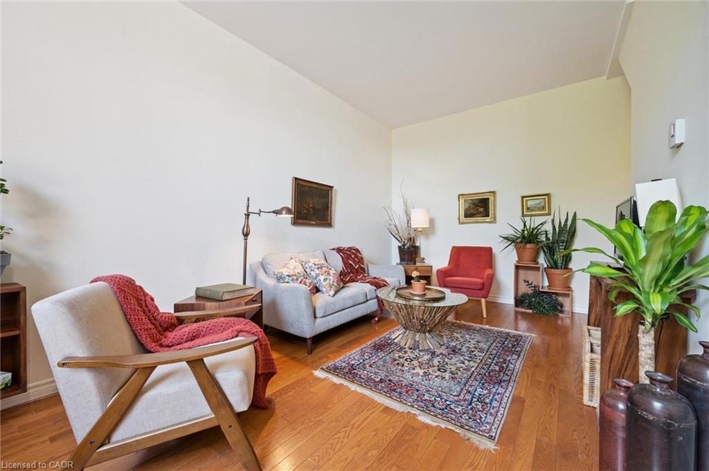 204-200 Woolwich Street, Guelph, ON - Indoor Photo Showing Living Room