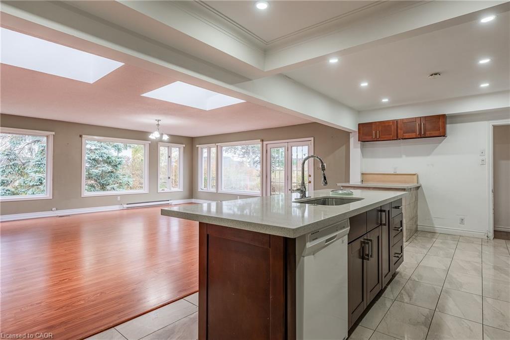 1242 Rebecca Street, Oakville, ON - Indoor Photo Showing Kitchen