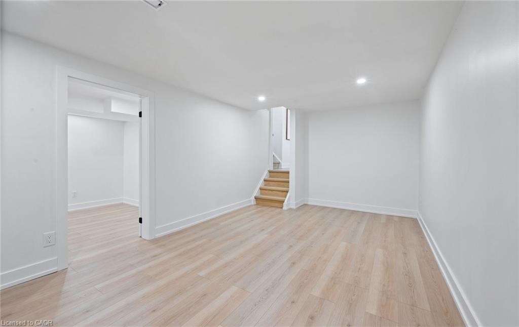 105 Lilacside Drive, Hamilton, ON - Indoor Photo Showing Other Room