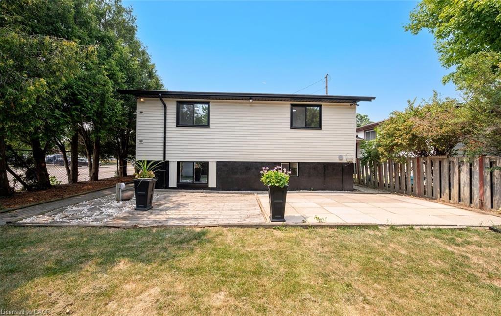 105 Lilacside Drive, Hamilton, ON - Outdoor