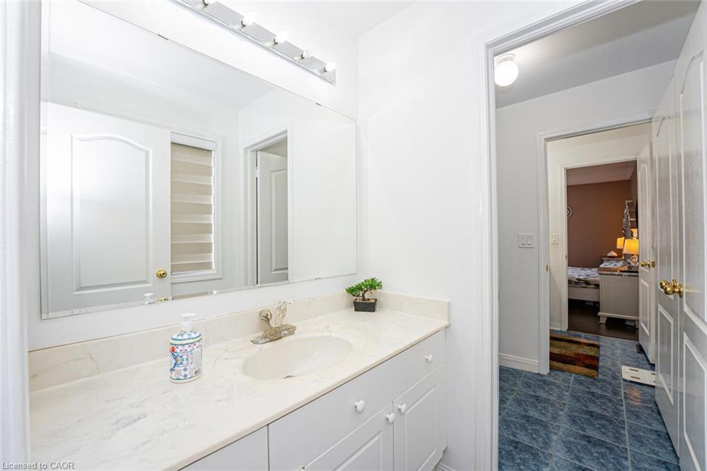 20 Binnery Drive, Brampton, ON - Indoor Photo Showing Bathroom