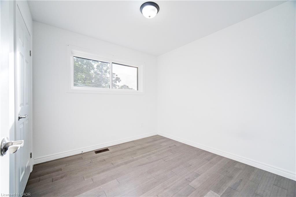 25 Patterson Avenue, Brantford, ON - Indoor Photo Showing Other Room