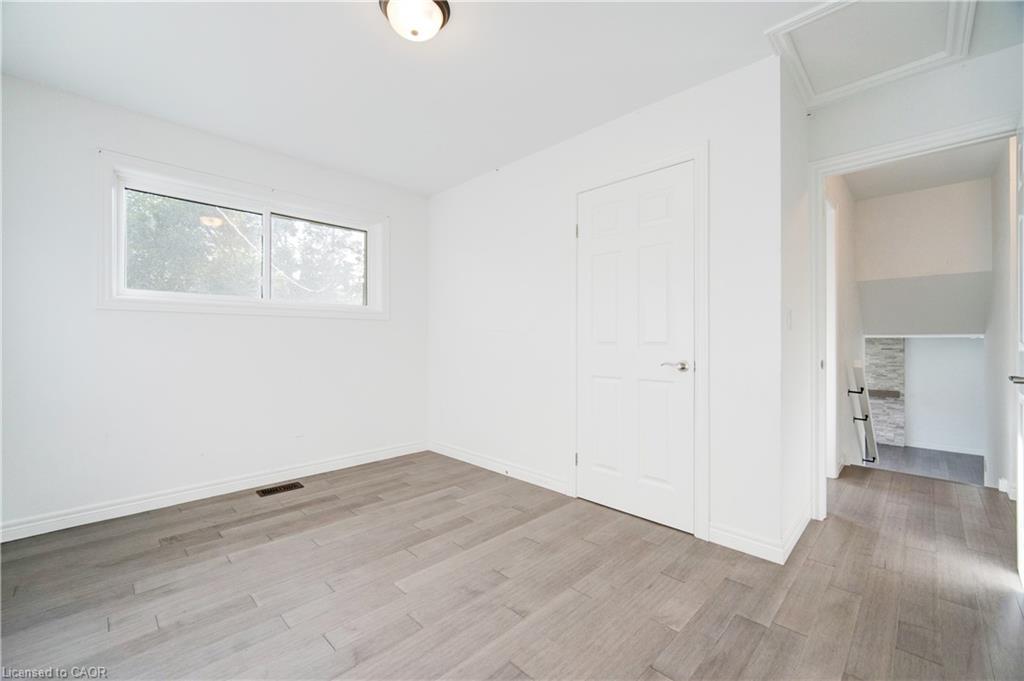 25 Patterson Avenue, Brantford, ON - Indoor Photo Showing Other Room
