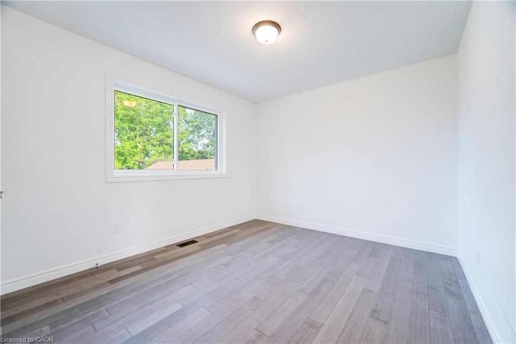 25 Patterson Avenue, Brantford, ON - Indoor Photo Showing Other Room