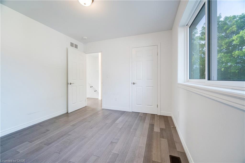 25 Patterson Avenue, Brantford, ON - Indoor Photo Showing Other Room