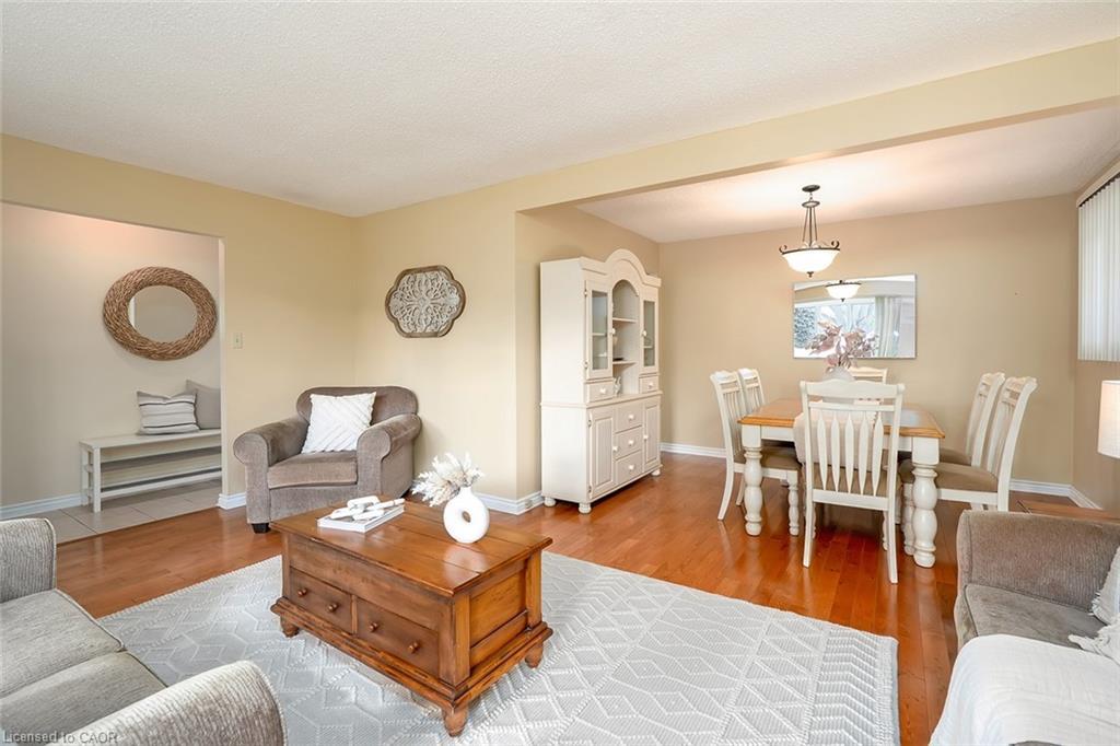 177 Lavina Crescent, Hamilton, ON - Indoor Photo Showing Living Room