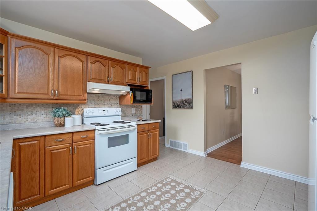 177 Lavina Crescent, Hamilton, ON - Indoor Photo Showing Kitchen