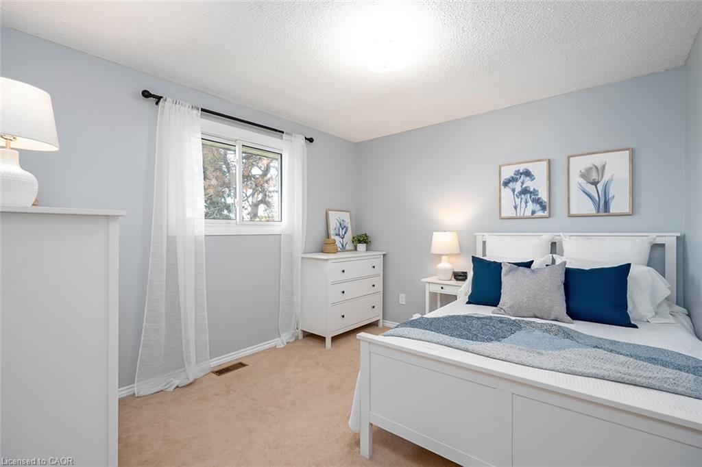 177 Lavina Crescent, Hamilton, ON - Indoor Photo Showing Bedroom