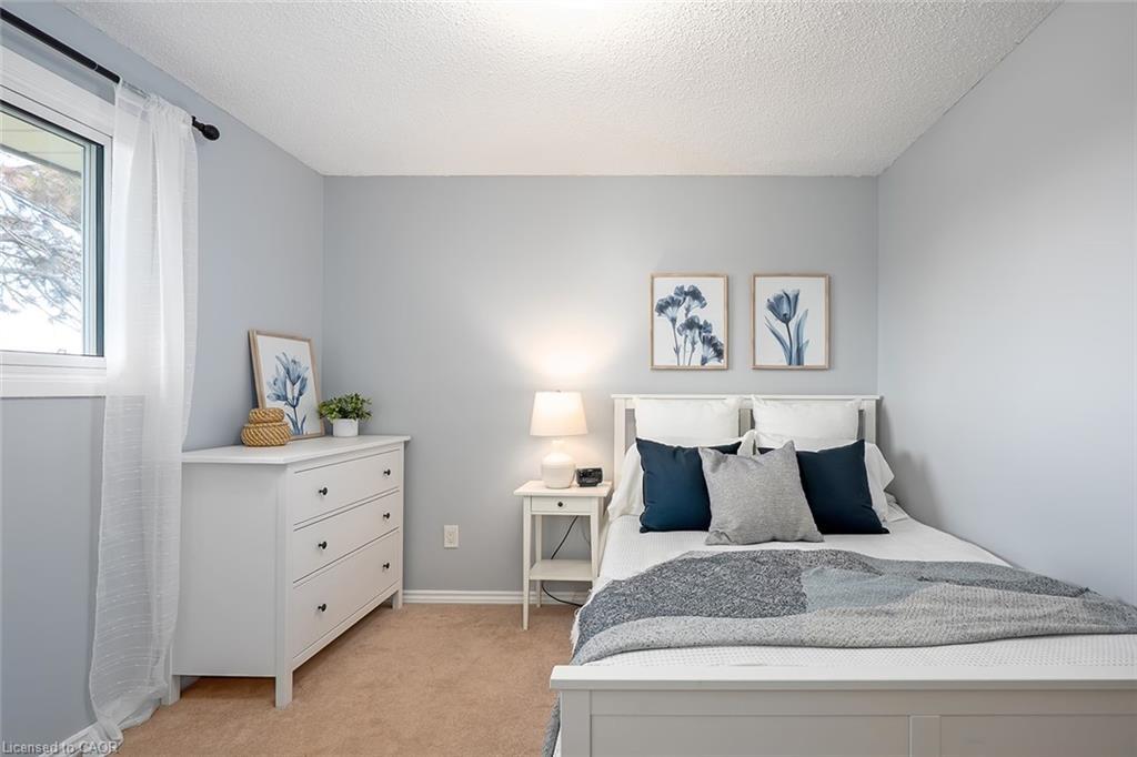 177 Lavina Crescent, Hamilton, ON - Indoor Photo Showing Bedroom