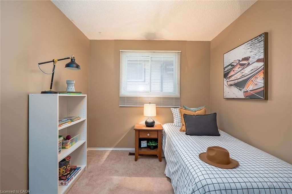 177 Lavina Crescent, Hamilton, ON - Indoor Photo Showing Bedroom