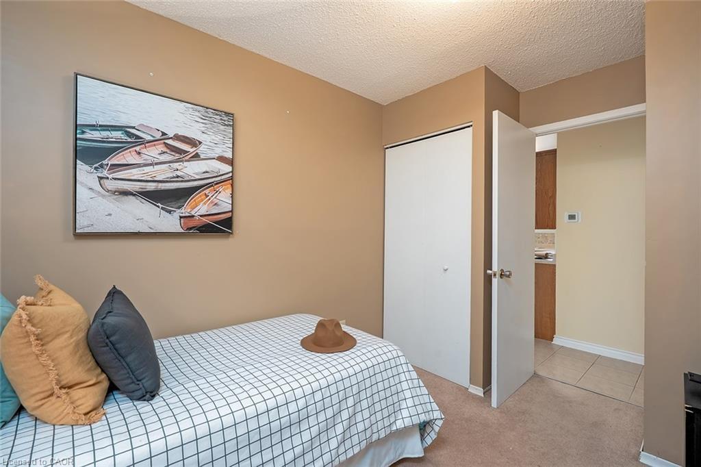 177 Lavina Crescent, Hamilton, ON - Indoor Photo Showing Bedroom