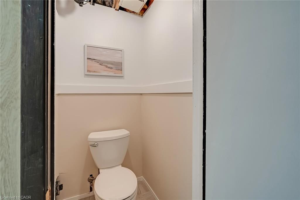 177 Lavina Crescent, Hamilton, ON - Indoor Photo Showing Bathroom
