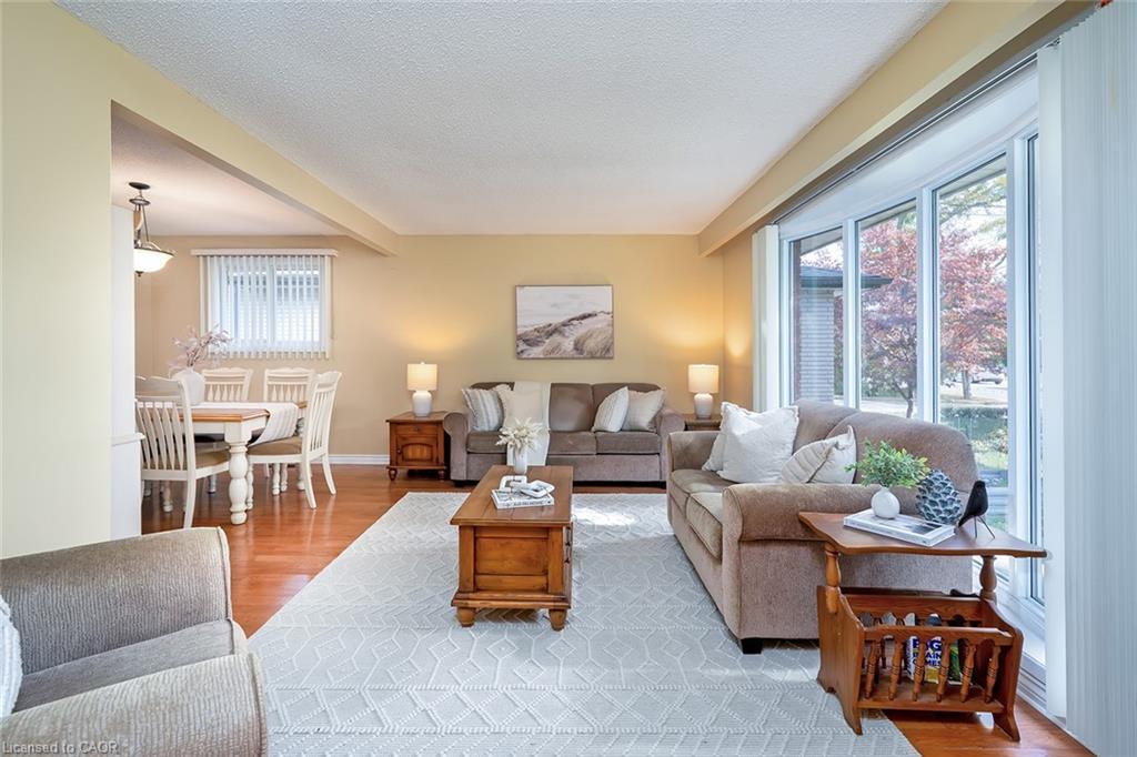 177 Lavina Crescent, Hamilton, ON - Indoor Photo Showing Living Room