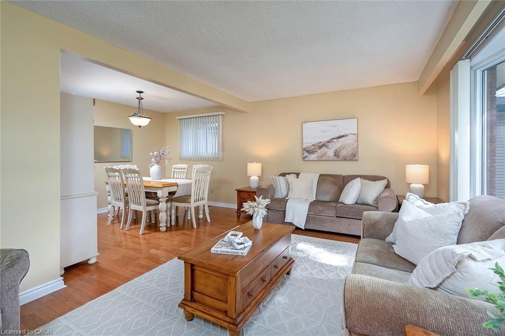 177 Lavina Crescent, Hamilton, ON - Indoor Photo Showing Living Room