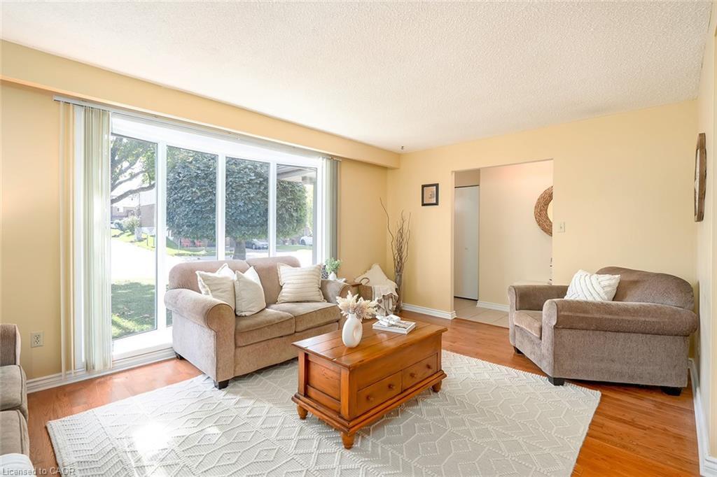 177 Lavina Crescent, Hamilton, ON - Indoor Photo Showing Living Room