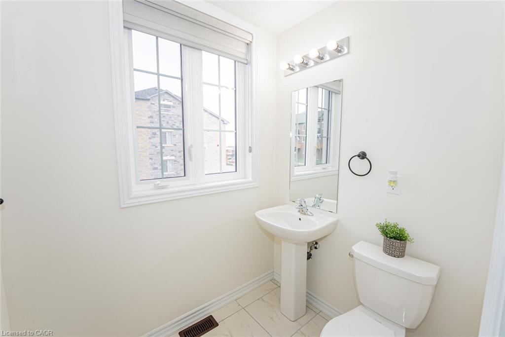 09-68 First Street, Orangeville, ON - Indoor Photo Showing Bathroom