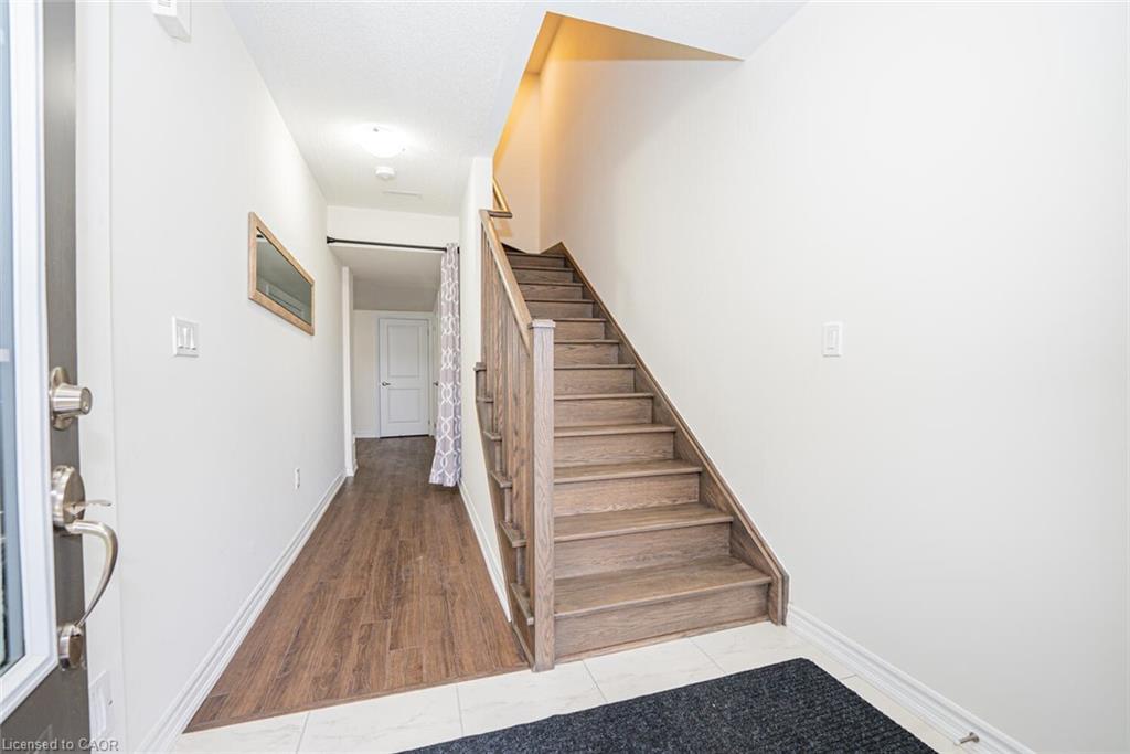 09-68 First Street, Orangeville, ON - Indoor Photo Showing Other Room