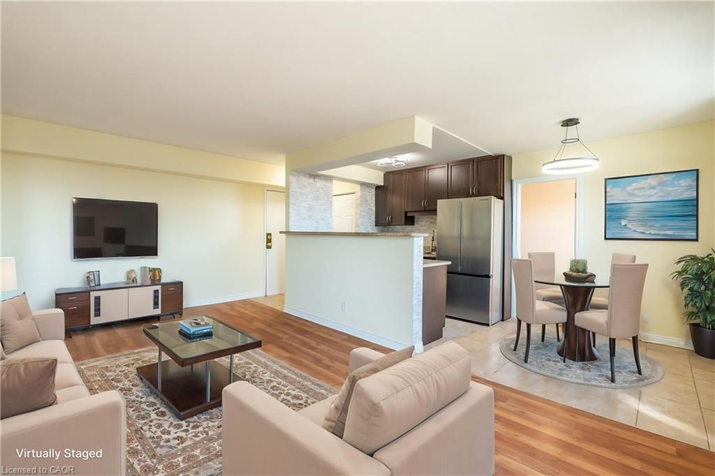 803-851 Queenston Road, Hamilton, ON - Indoor Photo Showing Living Room