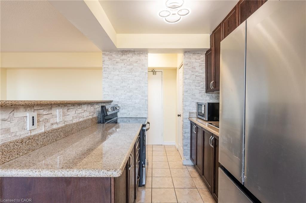 803-851 Queenston Road, Hamilton, ON - Indoor Photo Showing Kitchen