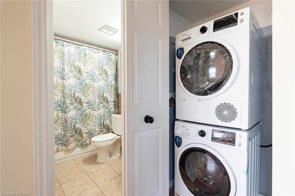803-851 Queenston Road, Hamilton, ON - Indoor Photo Showing Laundry Room