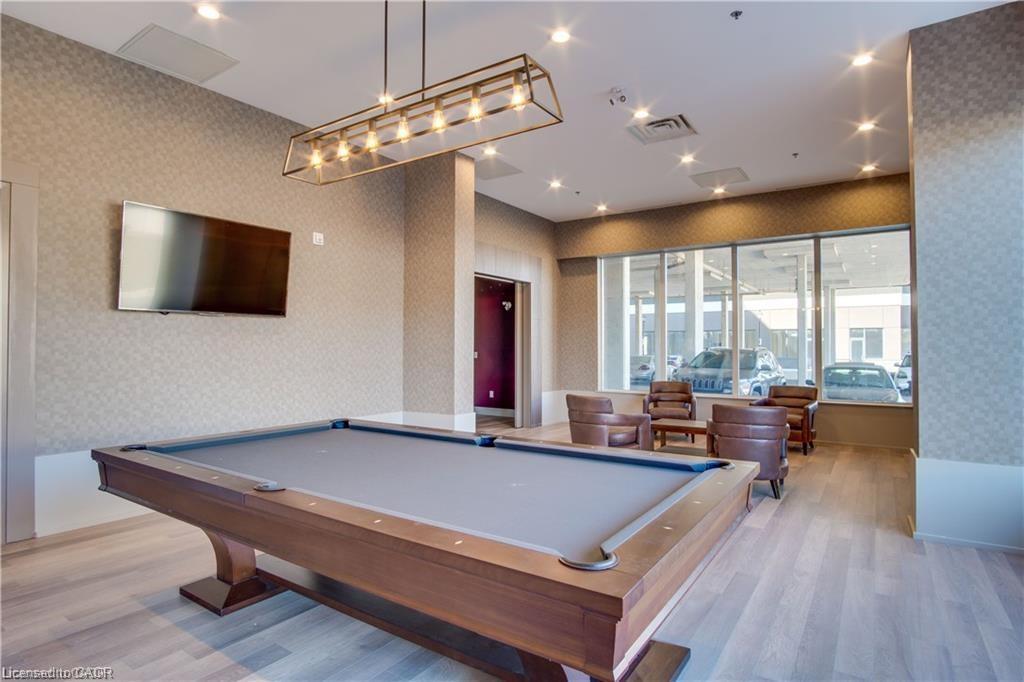 605-560 North Service Road, Grimsby, ON - Indoor Photo Showing Other Room