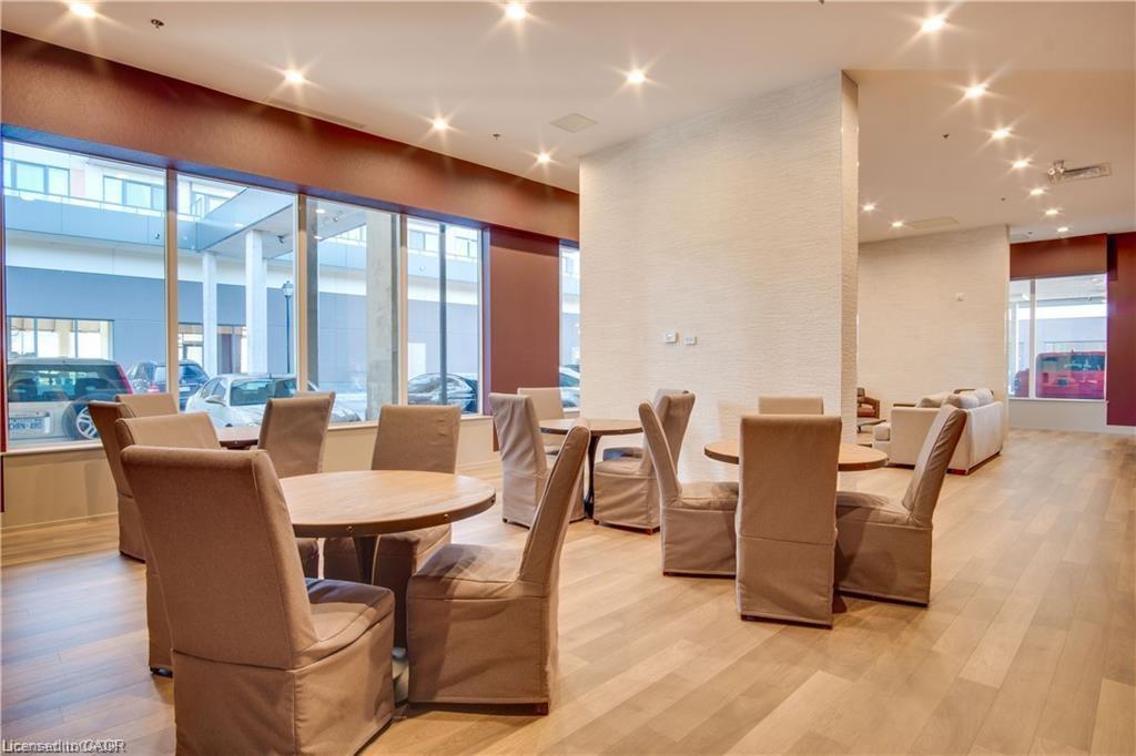 605-560 North Service Road, Grimsby, ON - Indoor Photo Showing Dining Room