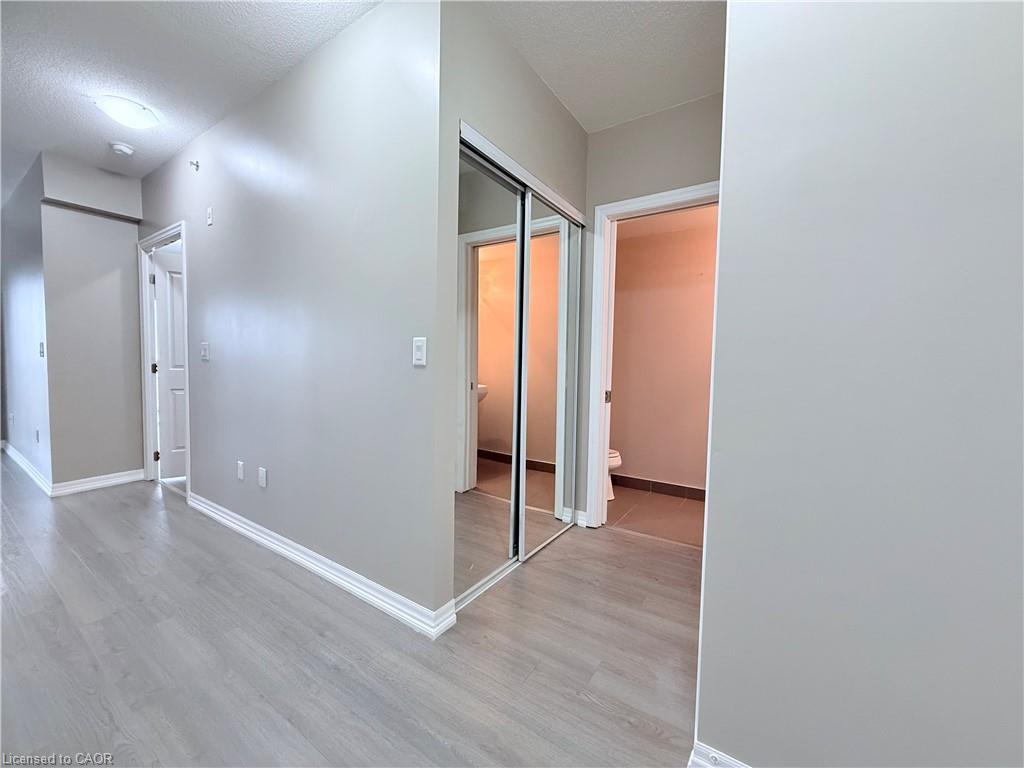 605-560 North Service Road, Grimsby, ON - Indoor Photo Showing Other Room